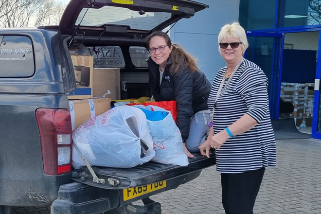 Linwave Staff Ukraine Donation Leaves Site for the Local Hub