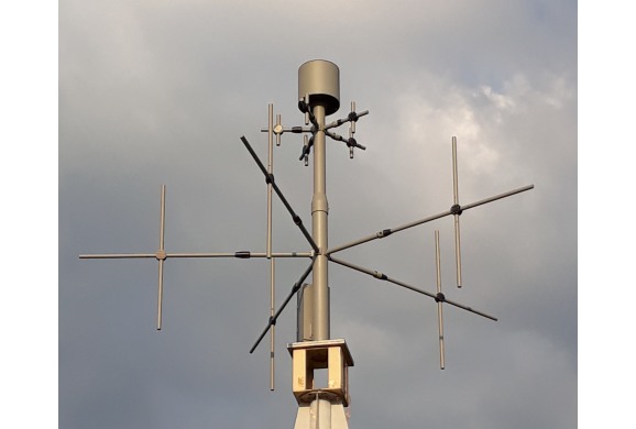 Dual-Polarised Direction Finding Antenna Array