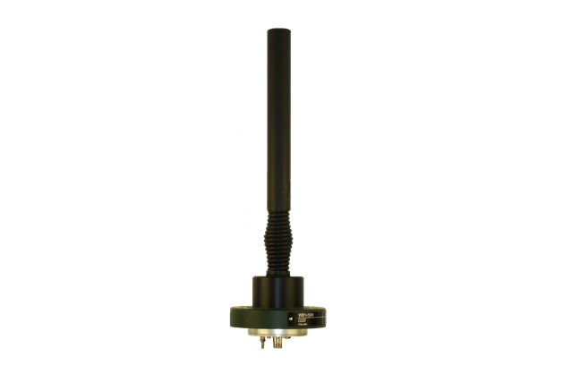 Compact vehicle antenna for the 140 - 512 MHz frequency range
